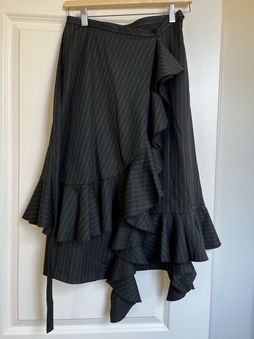 Uniqlo JW Anderson Black Pinstripe Ruffle Wrap Skirt Size XS